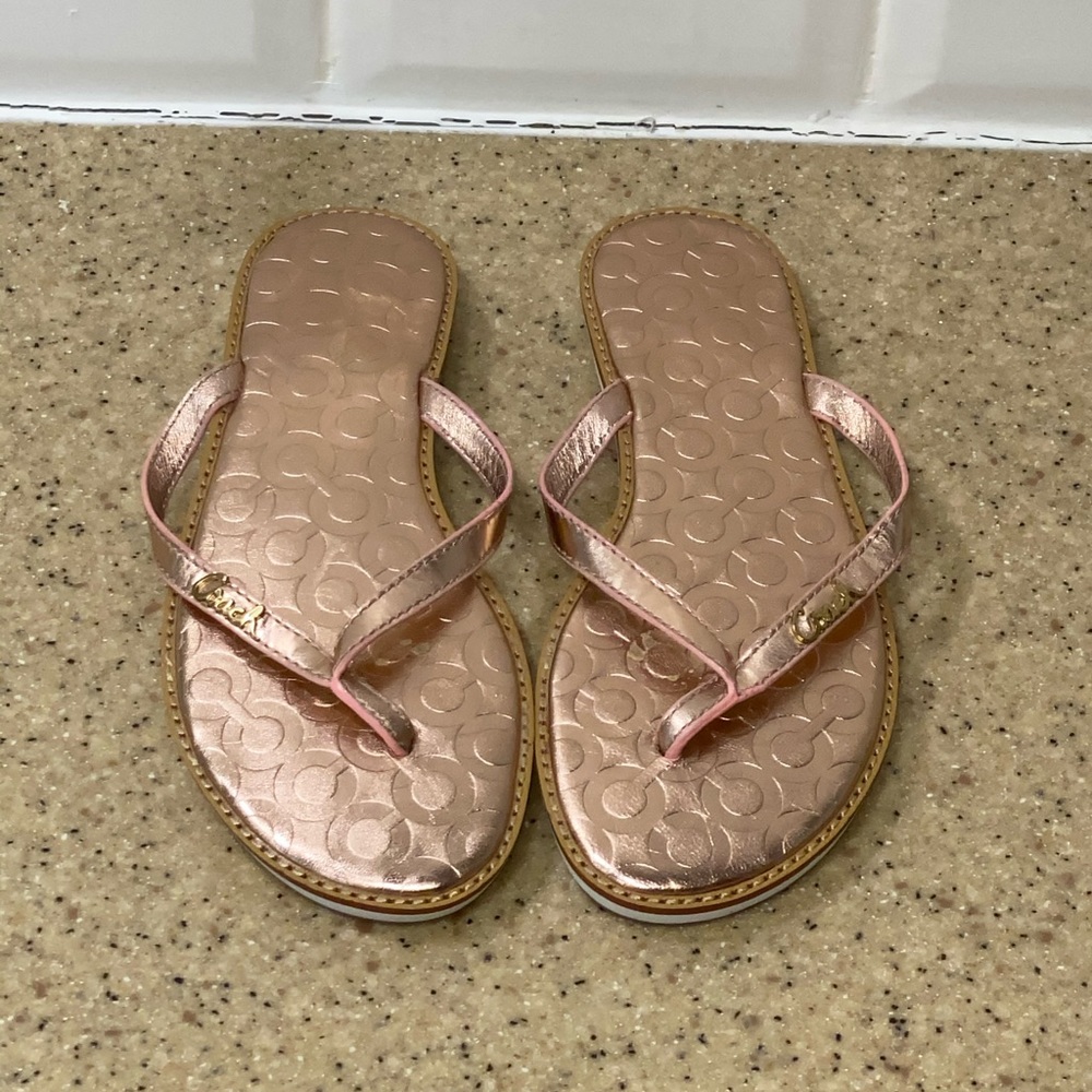 COACH: Rose gold Flipflops